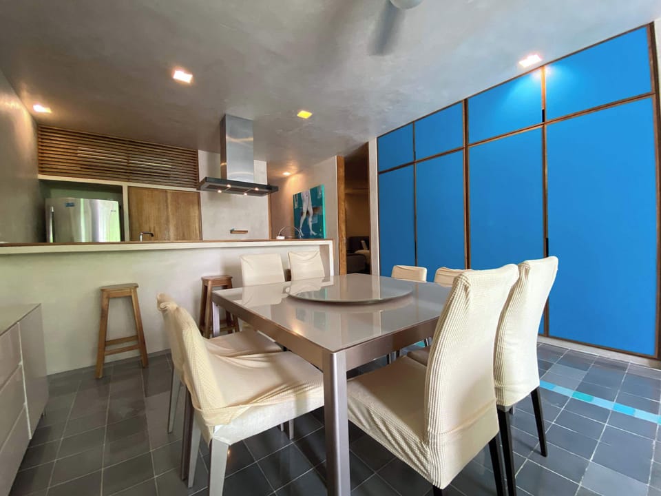 Dinig Room & Kitchen