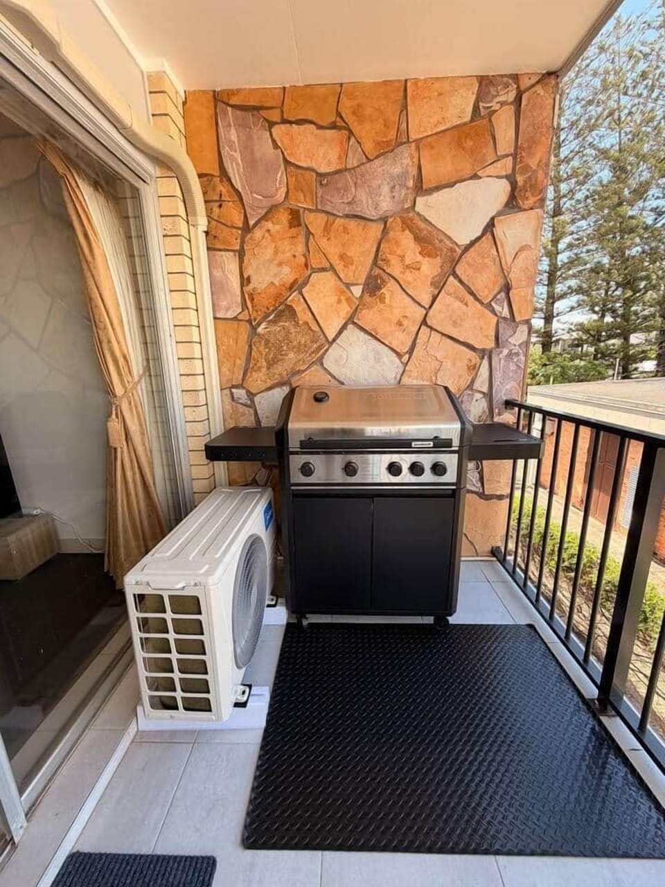 BBQ/Balcony