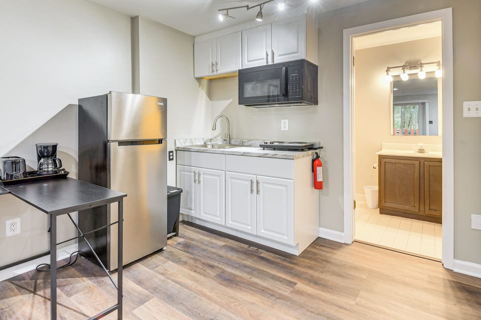 Property Interior | Single-Story Apartment | Free WiFi | Central A/C & Heating