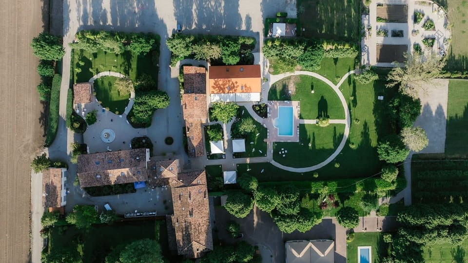 Building Exterior, Garden, Pool, Spring, Summer