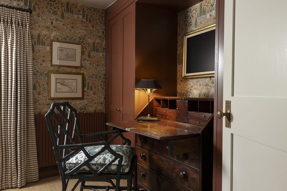 Ardmore Cottage Snug - StayCotswold