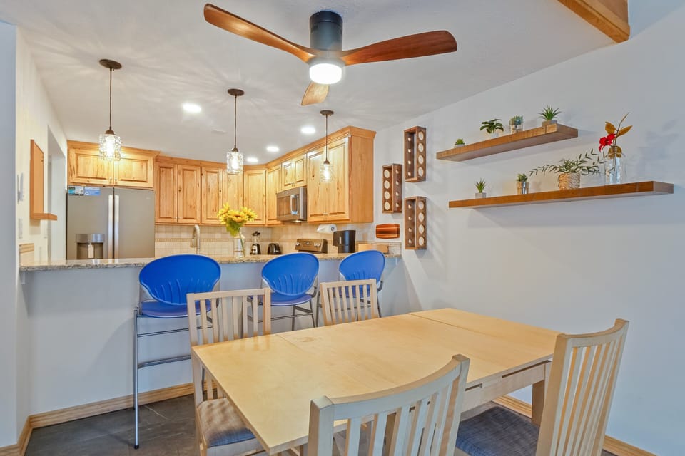 Indoors, Architecture, Building, Dining Room, Dining Table