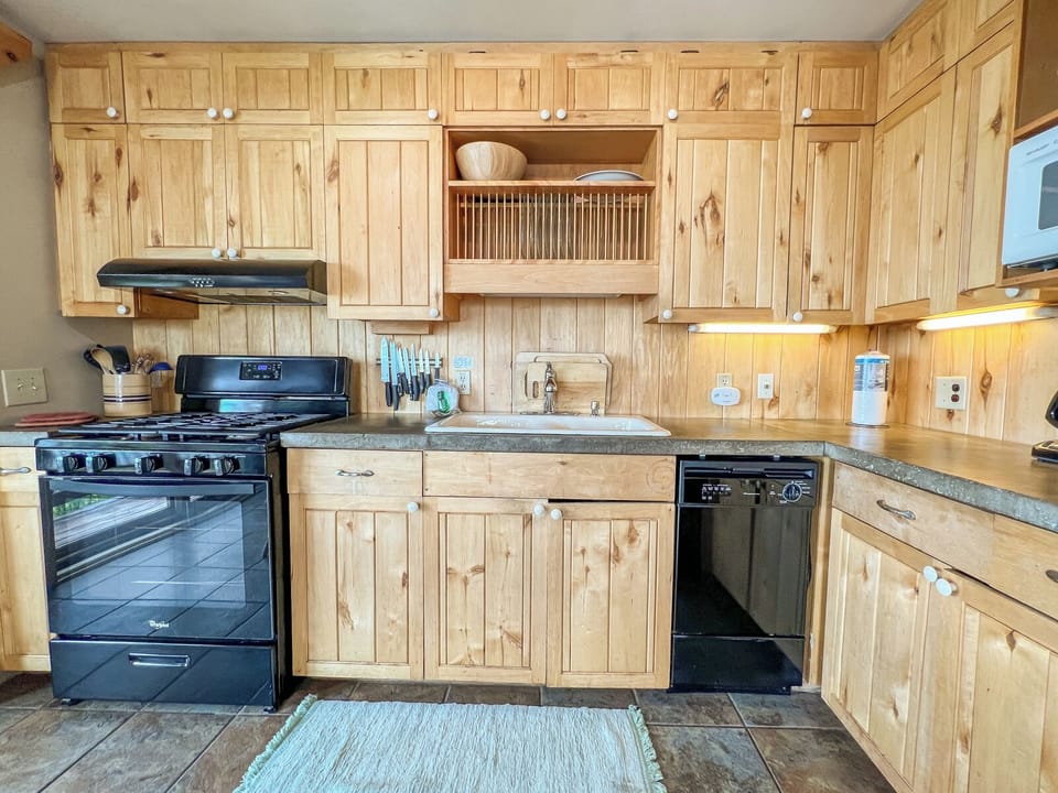 Cedar Allee has a well equipped kitchen perfect for cooking any meal.