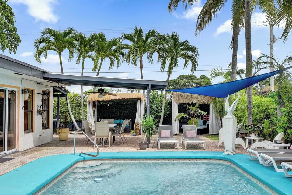 Lounge in the sunshine or make a splash in the sparkling pool​​​​