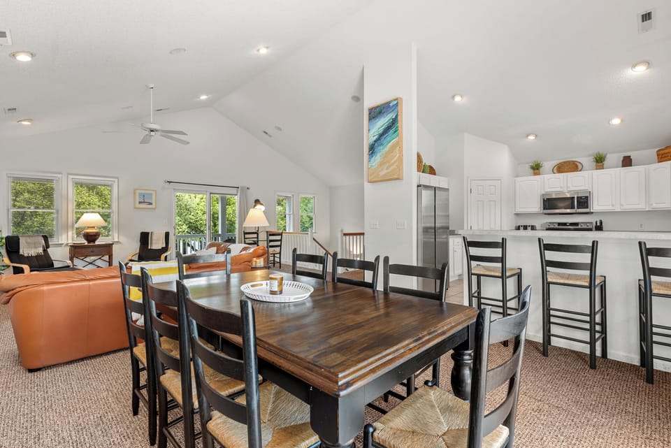 MB43: Country Roads | Top Level Dining Area