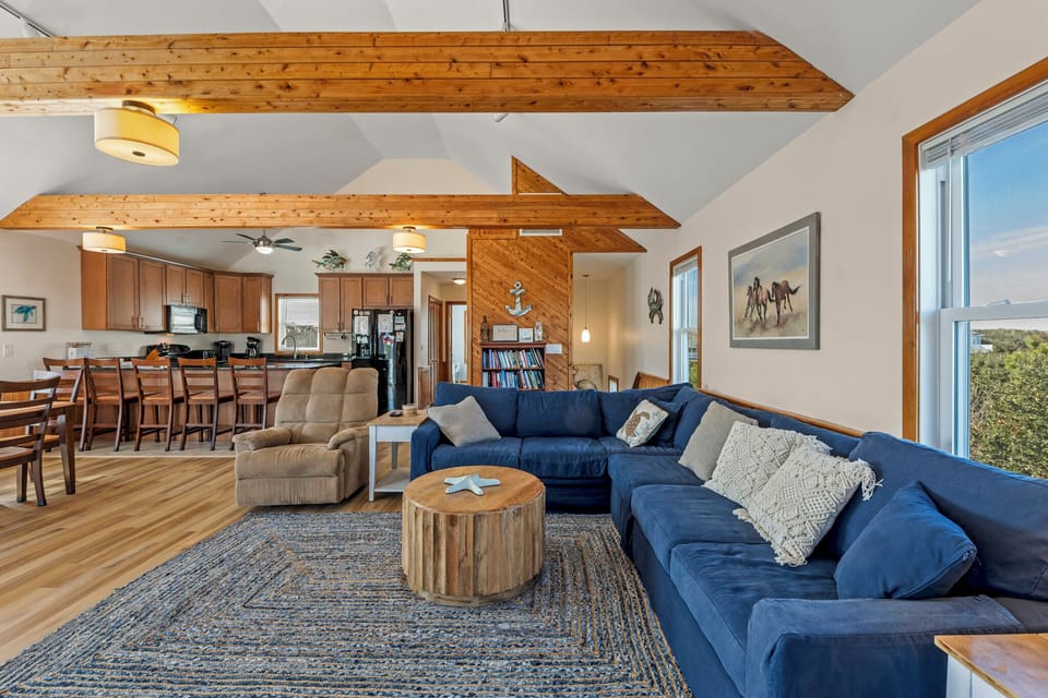 WH957: Shorely Dreaming | Top Level Living Area