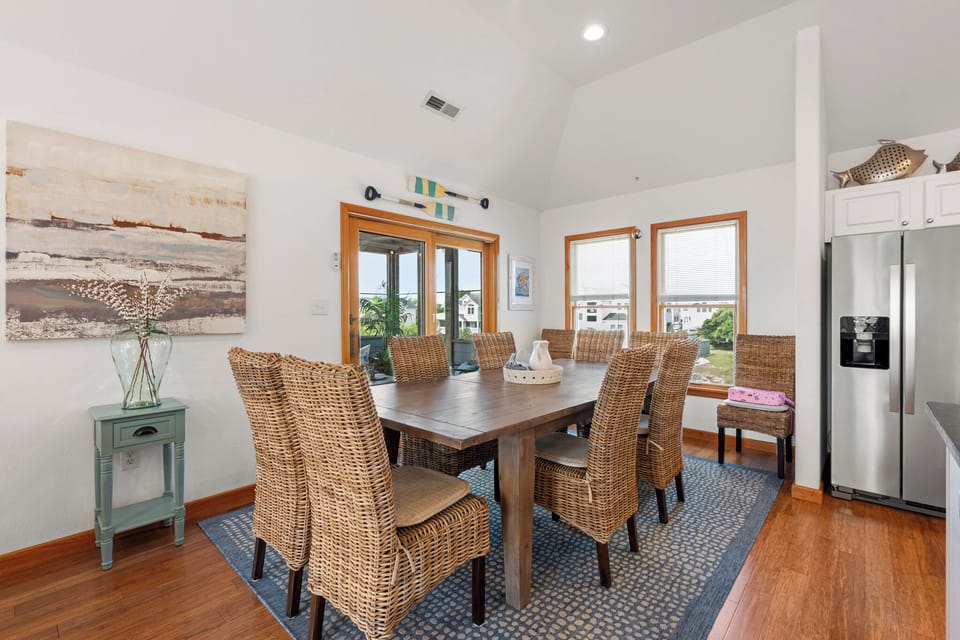 WH5991: Stella Marina | Top Level Dining Area