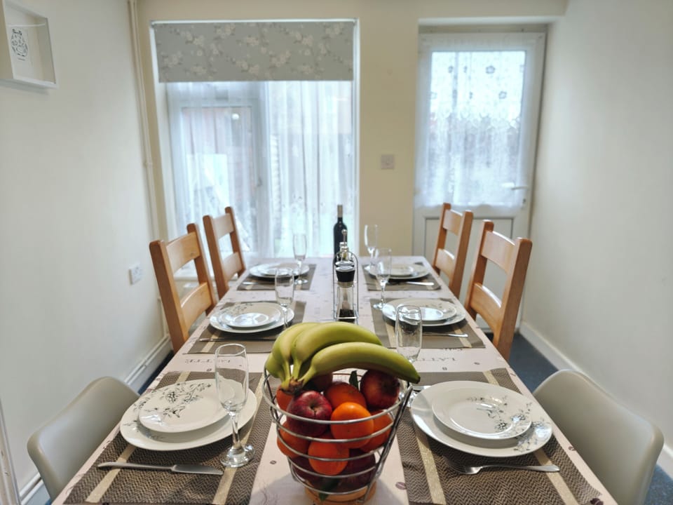 Flexible space for meals or working remotely 