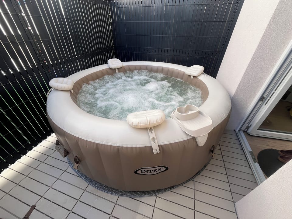 Indoor spa tub