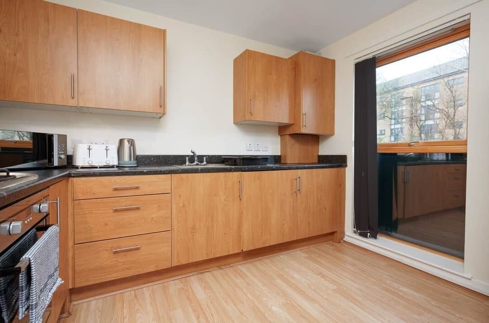3-1, 05 - 16 Holmbank Avenue, G41 3JH - 13