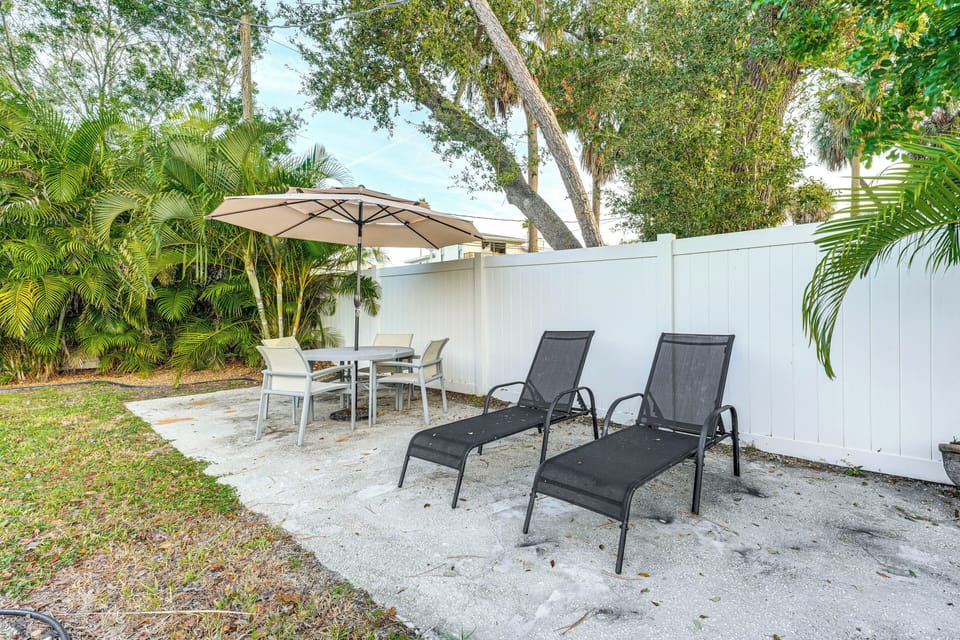 Patio | Fenced-In Yard | 4 Mi to North Shore Park Beach