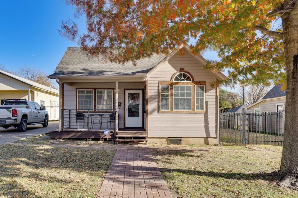 2-Story House | 12 Mi to the Fort Worth Stockyards