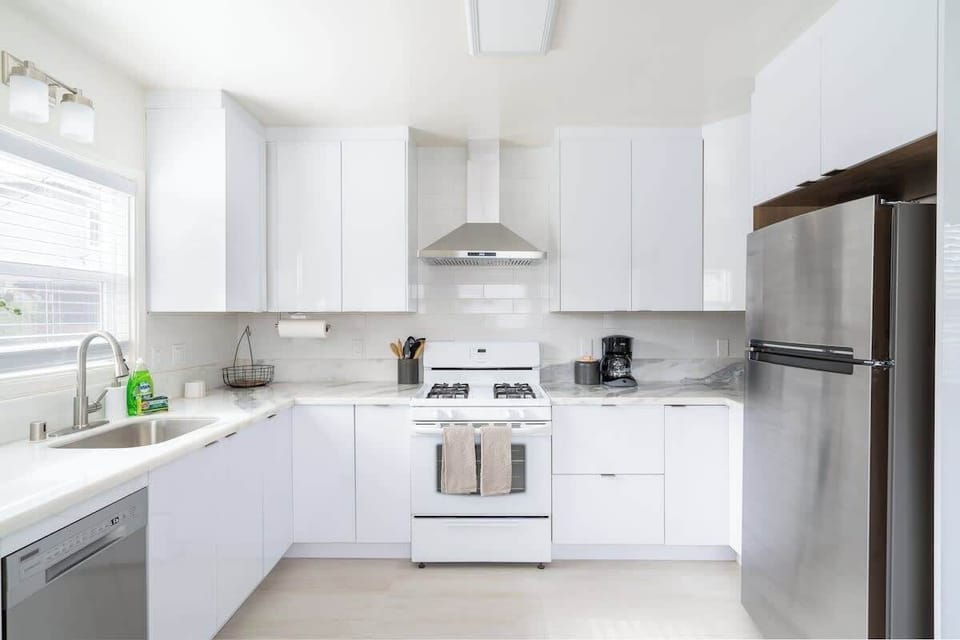 Cook up breakfast, lunch and dinner in the modern kitchen