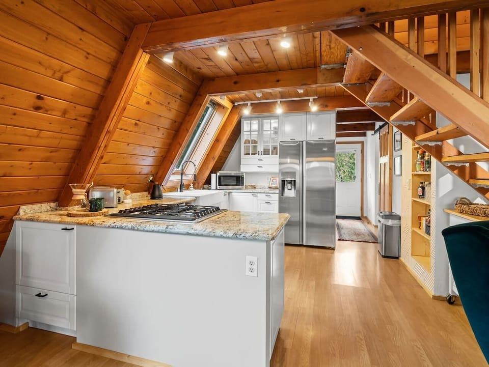 Fully equipped kitchen for easy meals before or after Tahoe adventures.