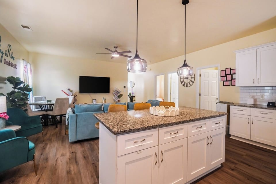 Cook, dine, and feel right at home.