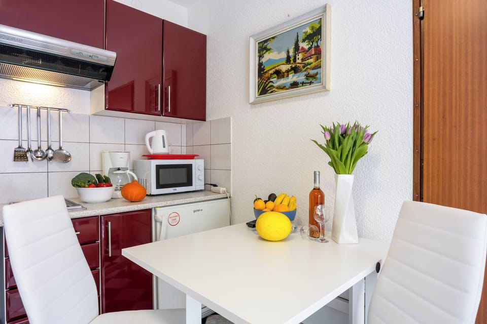 Kitchen and dining area