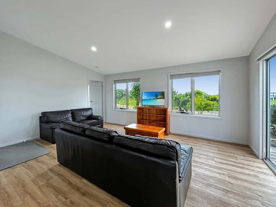 Spacious clean living room