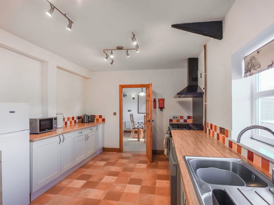Kitchen | The Byre at Woodgate Farm, Church Stretton