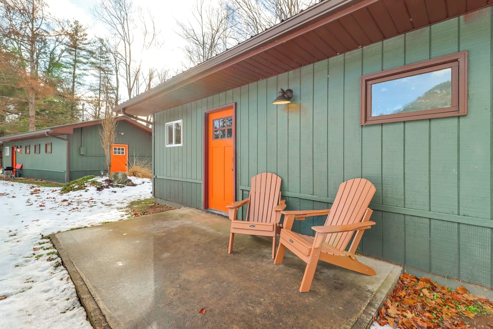Front Patio | Charcoal Grill | Single-Story Cabin