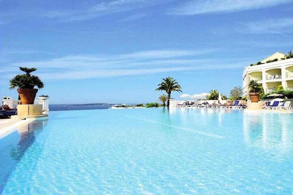 Holiday Home Swimming Pool