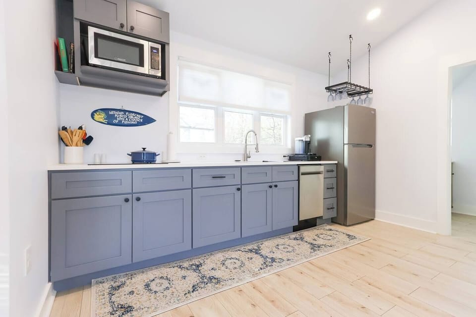 A clean and fully equipped kitchen ready for your stay.