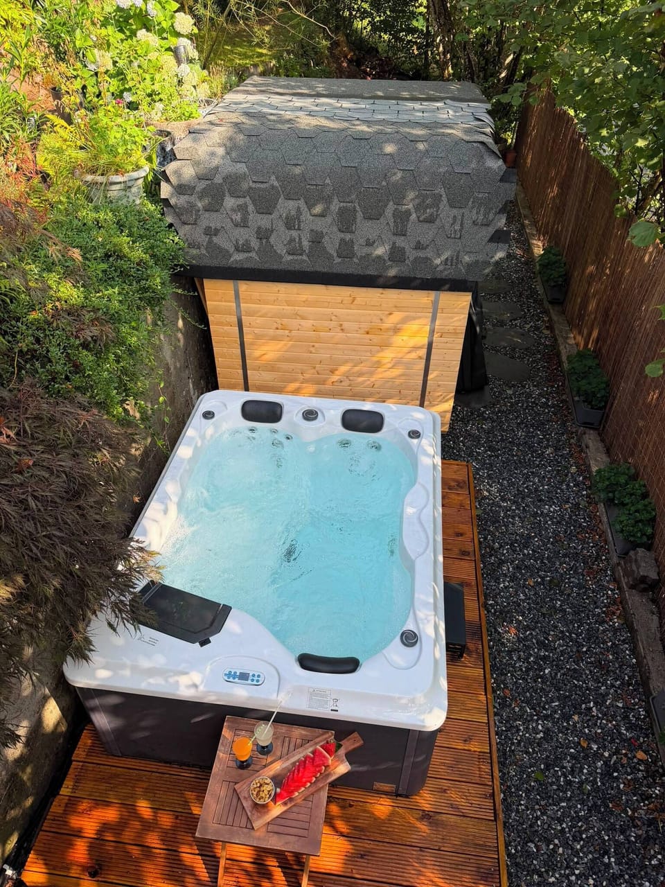 Outdoor spa tub