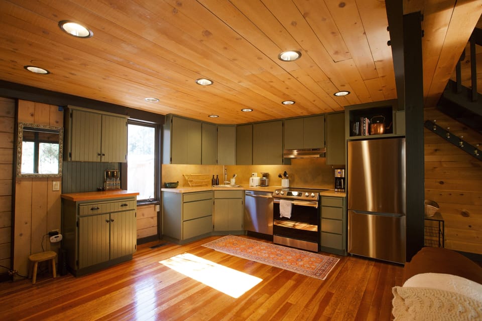 Cook up a delicious meal in the fully-equipped kitchen