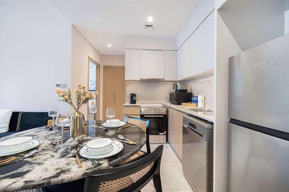 Modern, full kitchen with everything you need for preparing breakfast, dinner, or a midnight snack