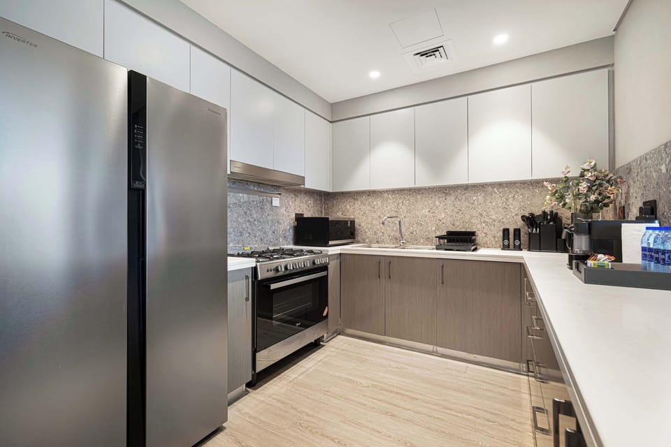 Functional and stylish kitchen perfect for home cooking