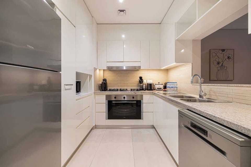 Fully equipped kitchen perfect for short or extended stays