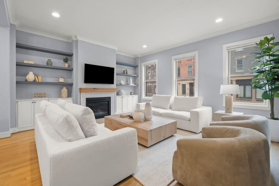 Living Room w/ Smart TV (Open To Kitchen)