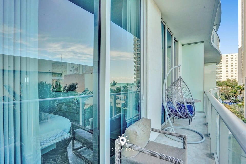 Balcony - views 
