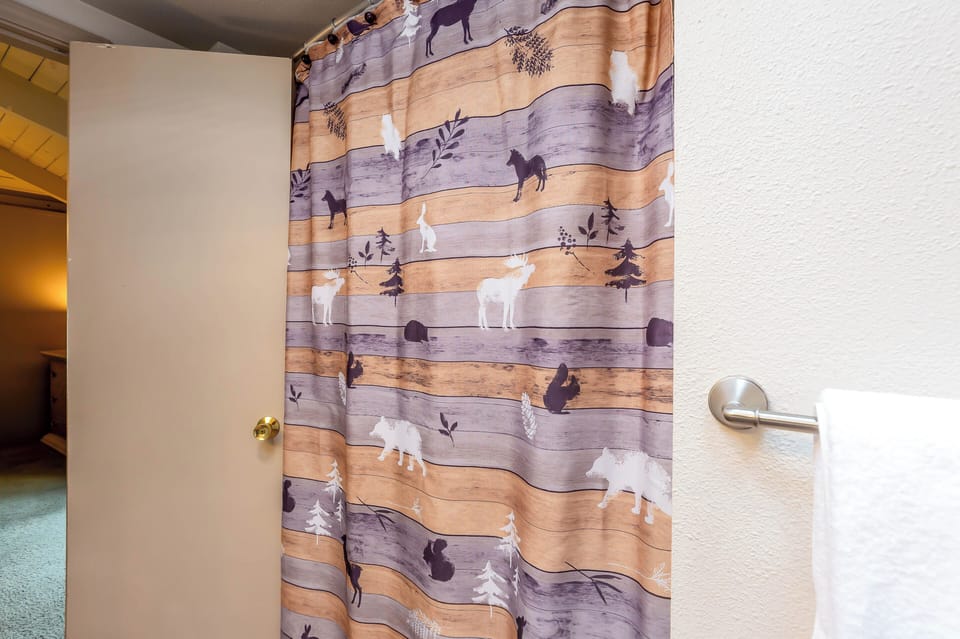 King Ensuite Bathroom - Main Level