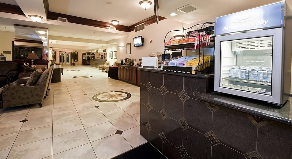 Start your morning with grab-and-go bites in the lobby.