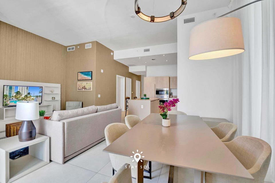 A comfortable dining space for shared meals and conversations - Dining room