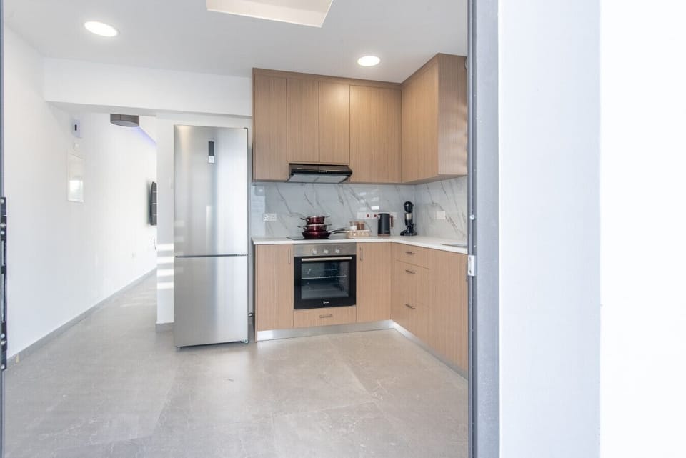 A fully equipped kitchen.
