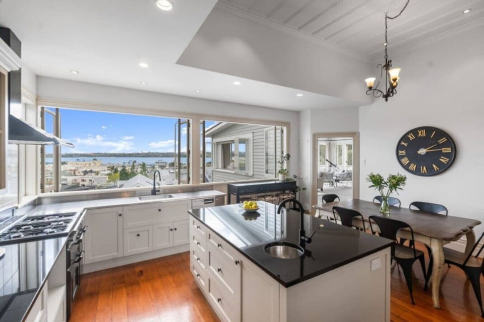 Large chef`s kitchen