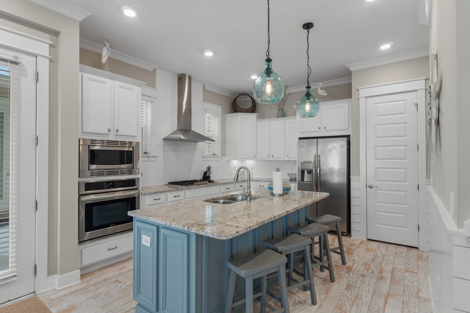 Kitchen and Island 