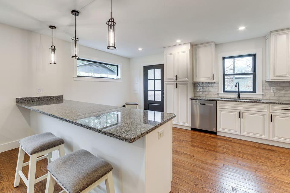 Kitchen | Breakfast Bar | Cooking Basics