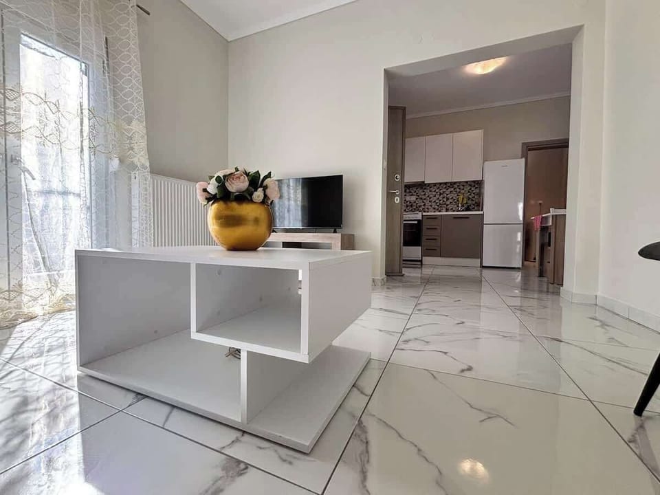 Spacious Open-Plan Living Area with Contemporary Design