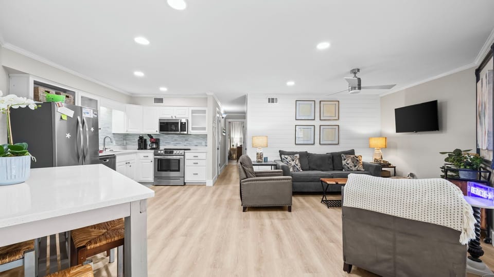 Sandpiper 2A - Open-living layout with a seamless flow between the living, dining, and kitchen areas.