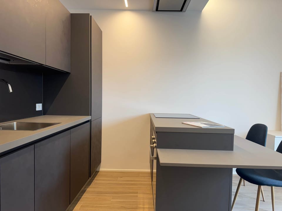 Il Niro Kitchen side 2