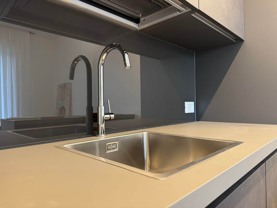 Il Niro Kitchen Details Sink