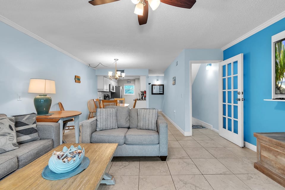 Living Area - 2nd Level