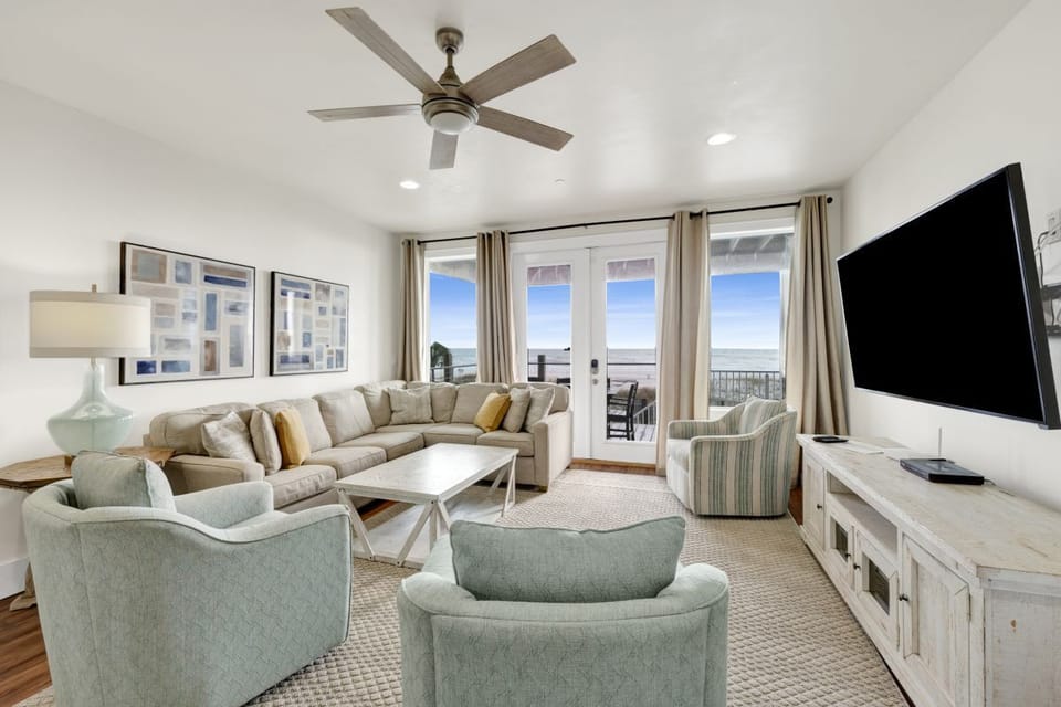 The Caribe Collection offers 32 bedrooms, 32 bathrooms and 4 half bathrooms