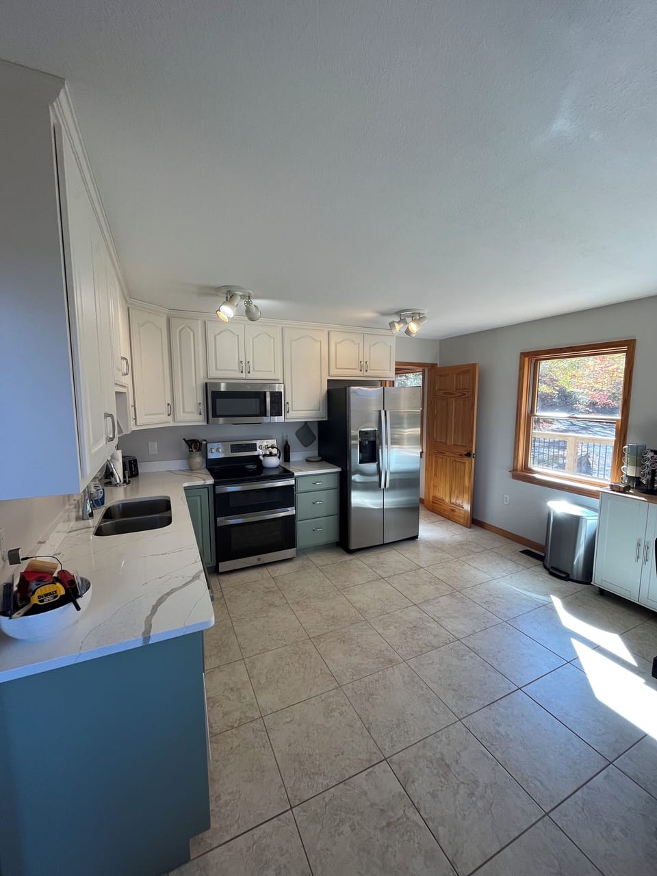 Fully stocked kitchen