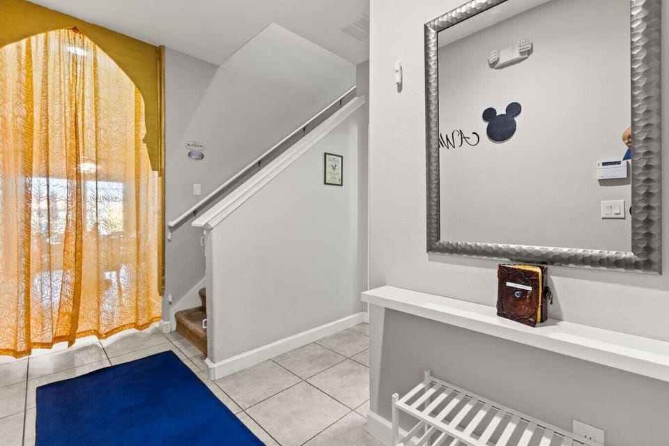 Front Entrance Hallway