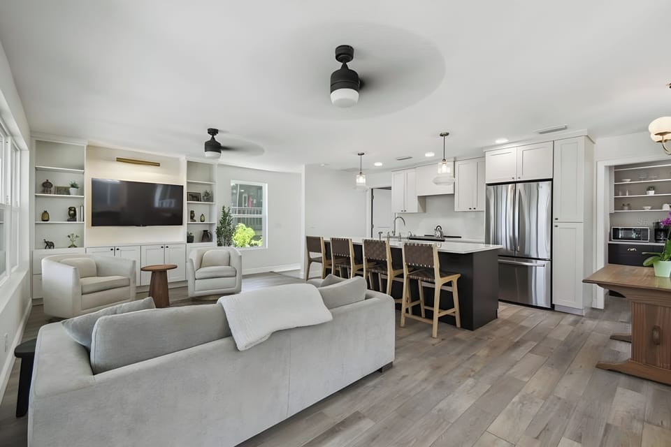 Living Room | 2nd Floor