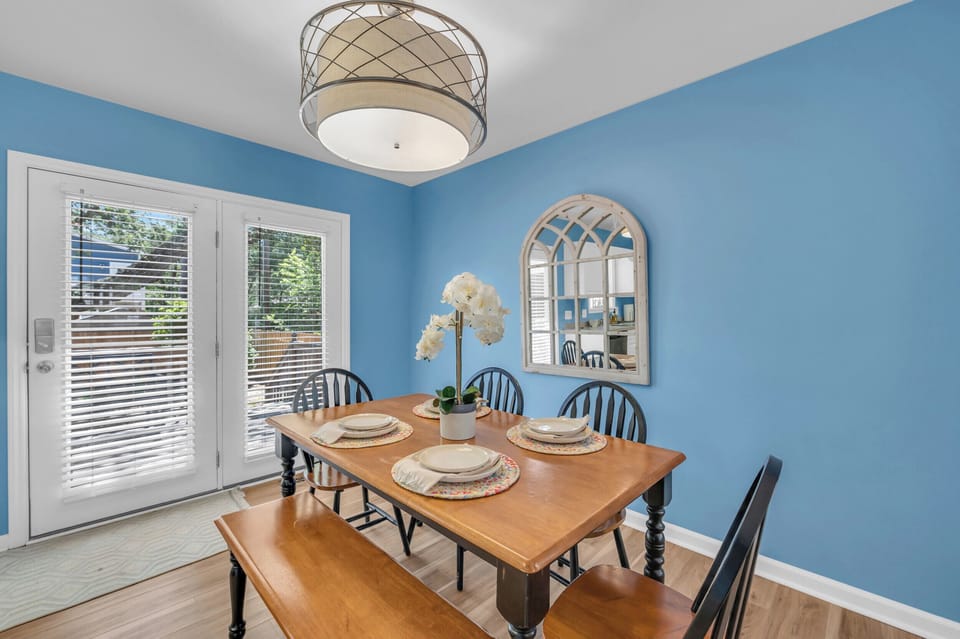 Dining room table with seating for 6