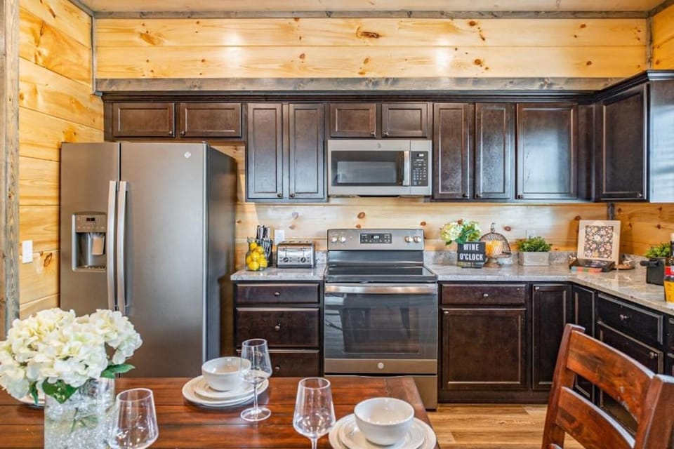Kitchen Delight: Modern appliances and rustic charm await your culinary adventures!